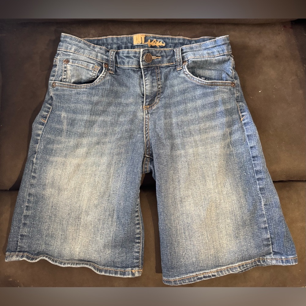 KUT from the Kloth women size 8 denim Bermuda shorts outdoor travel beach